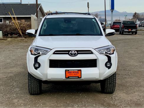 Used 2022 Toyota 4Runner SR5 Premium image 8