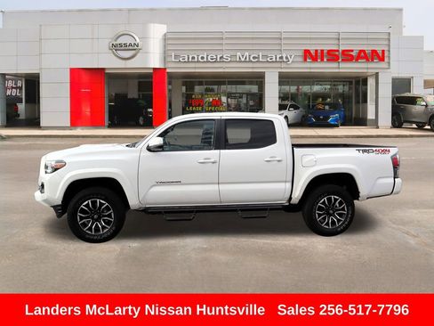 Used 2020 Toyota Tacoma TRD Sport image 9