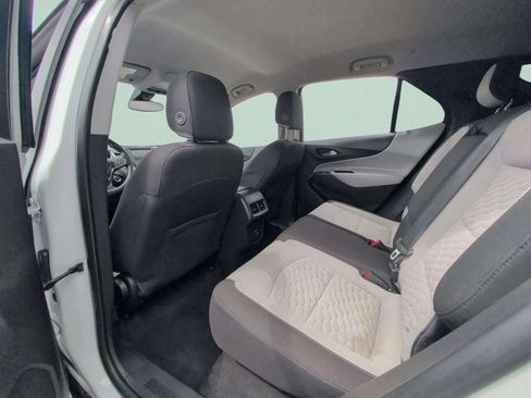 Used 2020 Chevrolet Equinox LS FWD image 24