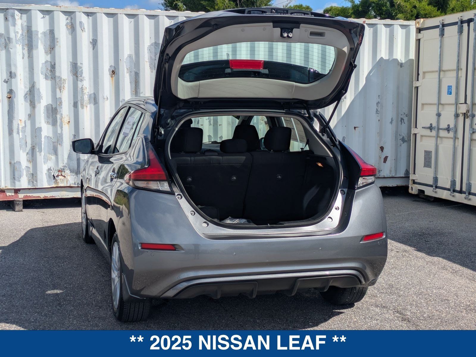 Used 2025 Nissan Leaf S FWD image 14