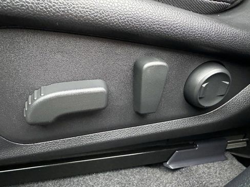 Used 2025 Subaru Crosstrek 2.5i Wilderness image 19