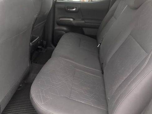 Used 2016 Toyota Tacoma TRD Off-Road image 18