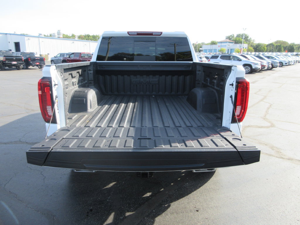 Used 2026 GMC Sierra 1500 SLT w/ SLT Premium Plus Package AWD/4WD image 7
