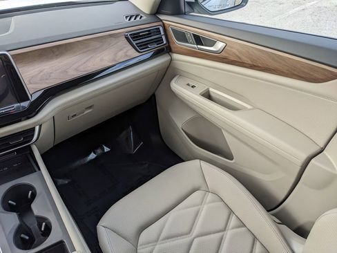 New 2026 Volkswagen Atlas SE image 18