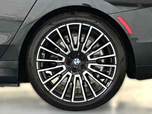 New 2026 BMW 750e xDrive image 11