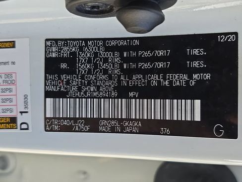 Used 2021 Toyota 4Runner Venture w/ Moonroof Package AWD/4WD image 38