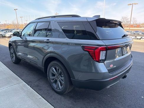 New 2026 Ford Explorer Active w/ Active Comfort Package image 5