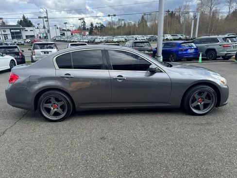 Used 2013 INFINITI G37 Journey w/ Premium Pkg image 3