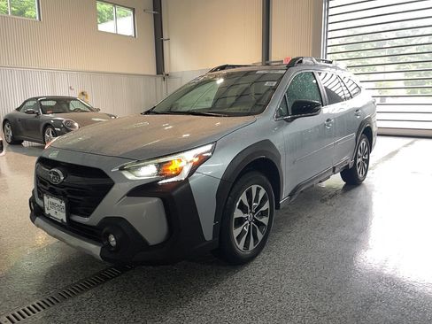 Used 2025 Subaru Outback Limited XT AWD/4WD image 4