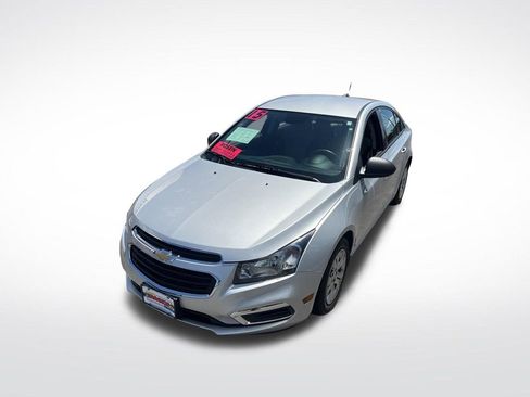 Used 2015 Chevrolet Cruze LS FWD image 32