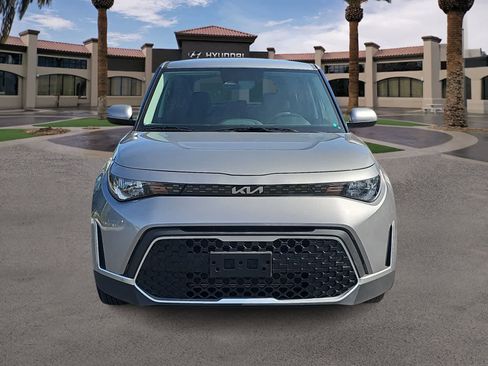 Used 2025 Kia Soul LX FWD image 3