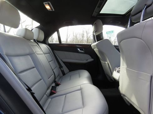 Used 2013 Mercedes-Benz E 350 4MATIC Sedan image 16