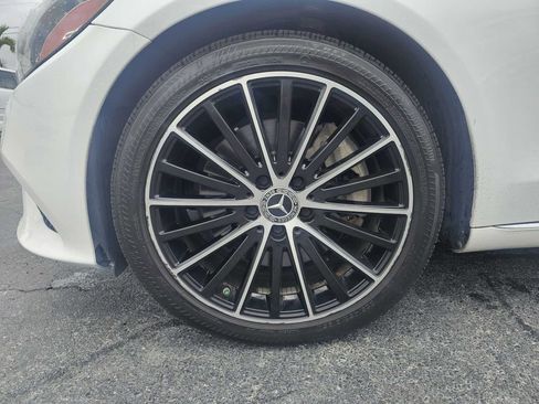 Used 2021 Mercedes-Benz C 300 Sedan image 5