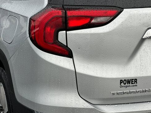 Used 2018 GMC Terrain SLT w/ Preferred Package image 24