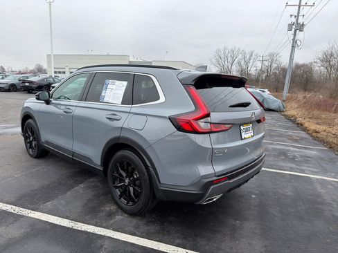 Used 2025 Honda CR-V Sport image 4