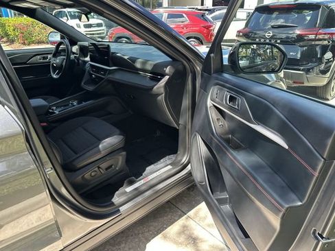 Used 2025 Ford Explorer ST-Line AWD/4WD image 22