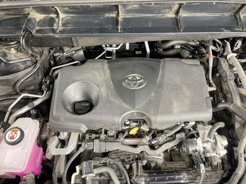 Used 2023 Toyota Highlander Bronze Edition FWD image 32