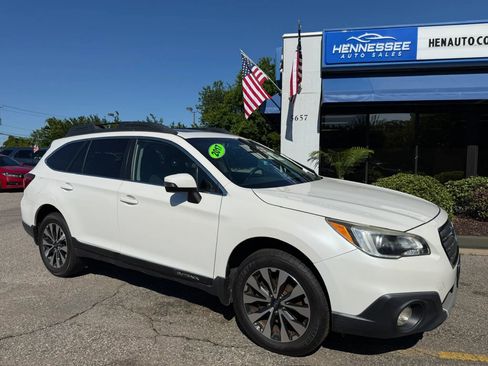 Used 2017 Subaru Outback 2.5i Limited AWD/4WD image 1