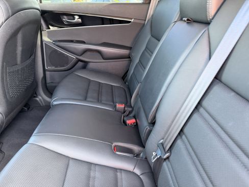 Certified 2020 Kia Sorento SX image 18