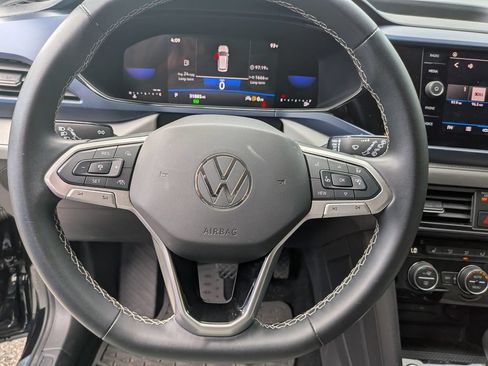 Used 2024 Volkswagen Taos SE w/ Black Wheel Package FWD image 15