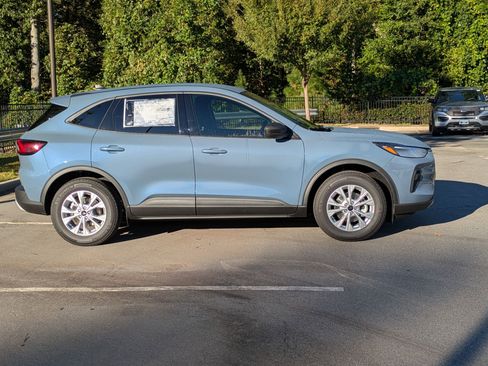 New 2026 Ford Escape Active FWD image 3