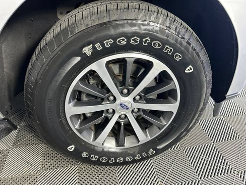 Used 2018 Ford Expedition XLT w/ Equipment Group 201A AWD/4WD image 5