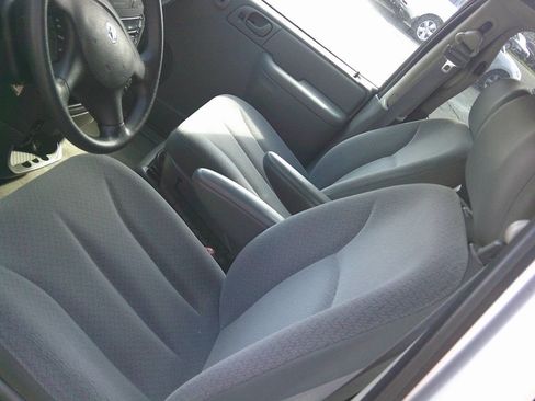 Used 2006 Dodge Caravan SE w/ Popular Equipment Group I image 6