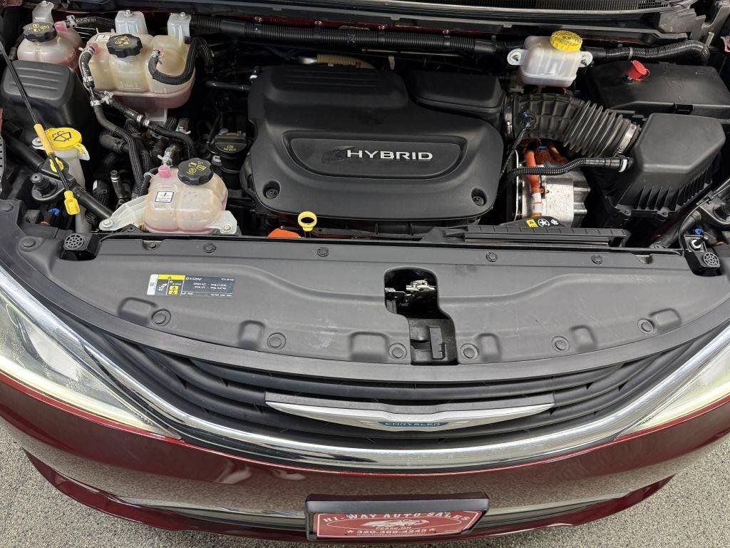 Used 2018 Chrysler Pacifica Touring Plus FWD image 41