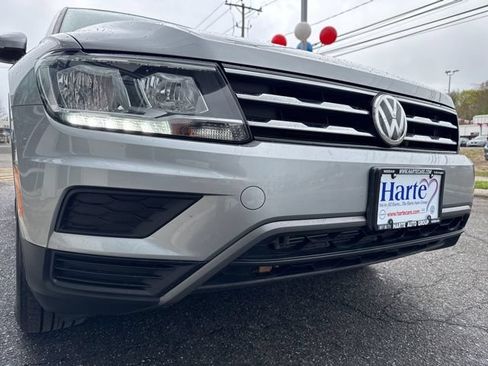 Used 2021 Volkswagen Tiguan SE w/ Panoramic Sunroof Package FWD image 25