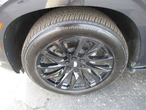 Used 2025 Cadillac Escalade Premium Luxury w/ Touring Package image 13