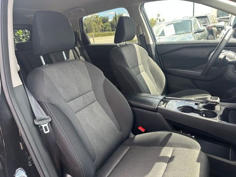 Used 2025 Nissan Rogue SV FWD image 38