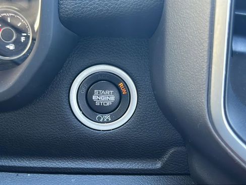 Used 2024 RAM 2500 Big Horn w/ Sport Appearance Package image 29