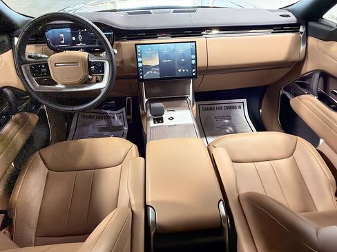 Used 2025 Land Rover Range Rover SE image 15