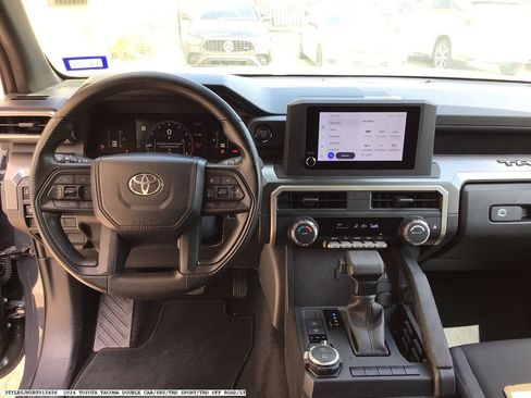 Used 2024 Toyota Tacoma SR5 AWD/4WD image 10