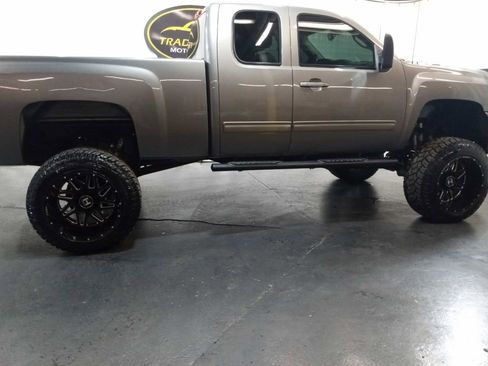 Used 2013 Chevrolet Silverado 2500 LT w/ Z71 Appearance Package image 5