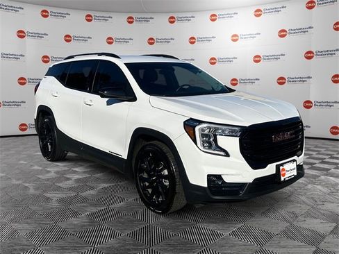 Used 2023 GMC Terrain SLT w/ Elevation Edition image 7