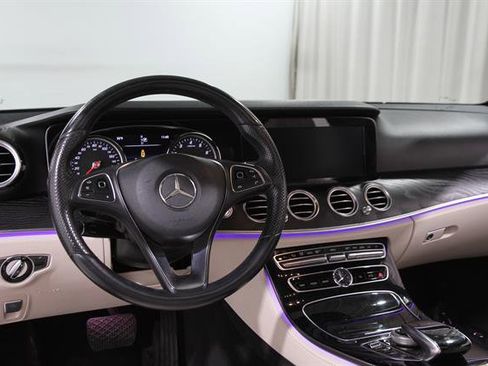 Used 2017 Mercedes-Benz E 300 4MATIC image 6