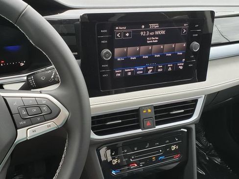 New 2026 Volkswagen Taos SE AWD/4WD image 11