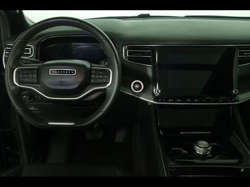 Used 2022 Jeep Wagoneer Series II w/ Premium Group I image 16