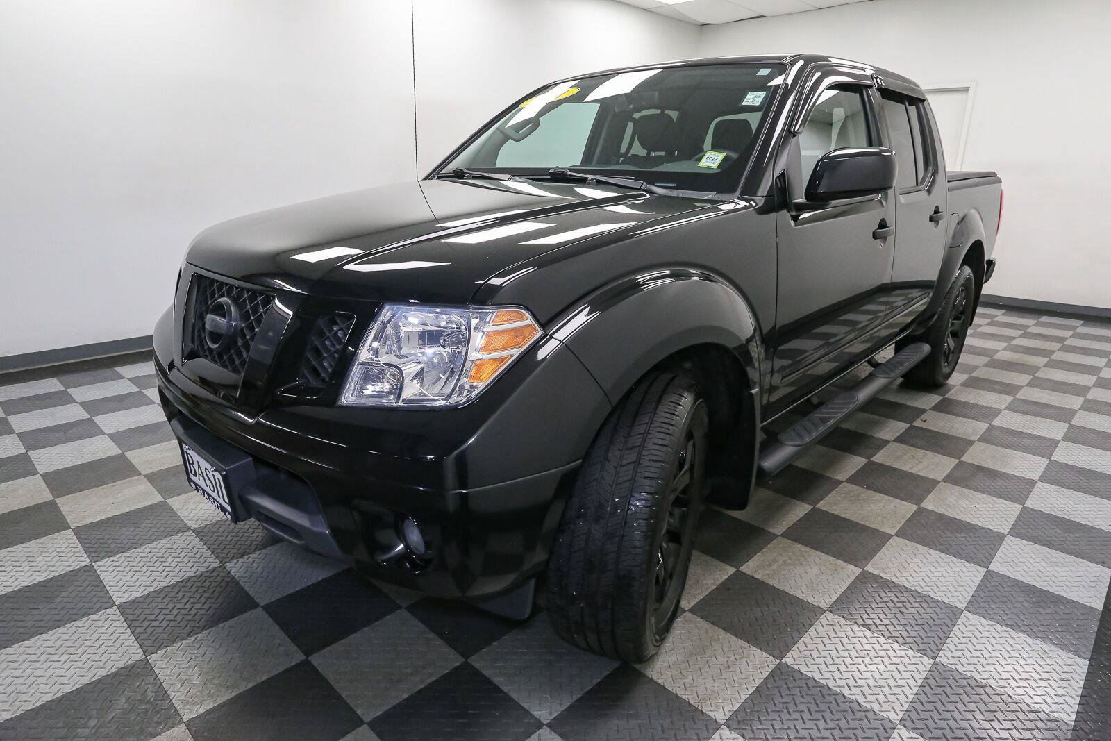 Used 2021 Nissan Frontier SV w/ Midnight Edition Floor Mats AWD/4WD image 4