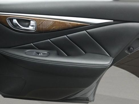 Used 2015 INFINITI Q50 Sport w/ Deluxe Technology Package image 16