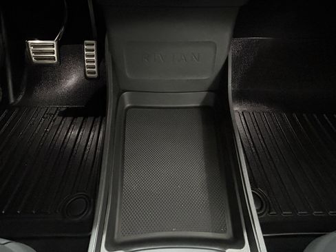 Used 2023 Rivian R1S Adventure image 23