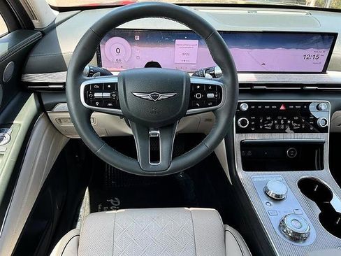 Used 2025 Genesis GV80 3.5T Advanced AWD/4WD image 23