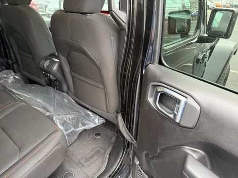 Certified 2023 Jeep Gladiator Rubicon w/ Cold Weather Group image 12