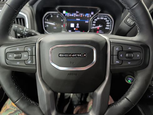 Used 2023 GMC Sierra 2500 Denali AWD/4WD image 10