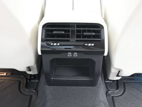 Used 2025 BMW i5 xDrive40 w/ M Sport Package AWD/4WD image 18