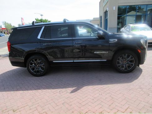 Used 2024 GMC Yukon Denali w/ Advanced Technology Package AWD/4WD image 96
