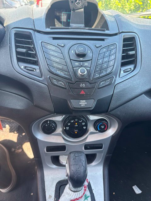 Used 2014 Ford Fiesta SE FWD image 6