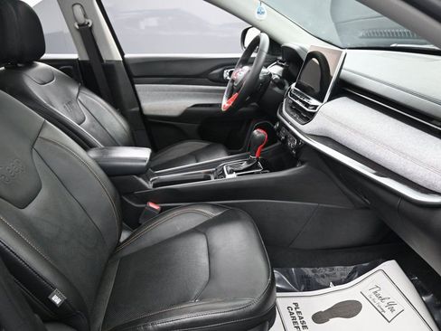 Used 2022 Jeep Compass Latitude w/ Sun and Sound Group image 32