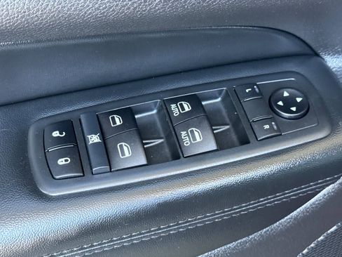 Used 2019 Jeep Grand Cherokee Altitude AWD/4WD image 13